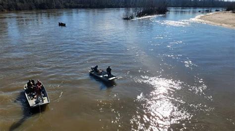 UPDATE: Searchers recover woman's body from Sabine River