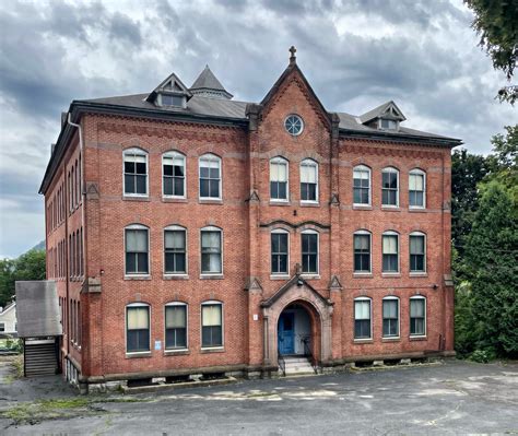 Former Notre Dame Parochial School // 1898 – Buildings of New England