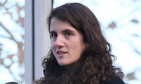 Caroline Kennedy S Daughter Tatiana Pays Her Respects To Her Grandfather At The Jfk Memorial In