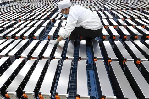 Chinese EV battery producers will exceed domestic electric-car makers ...