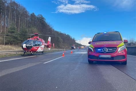 Unfall A4 Auto mit sieben Insassen überschlägt sich Mehrere