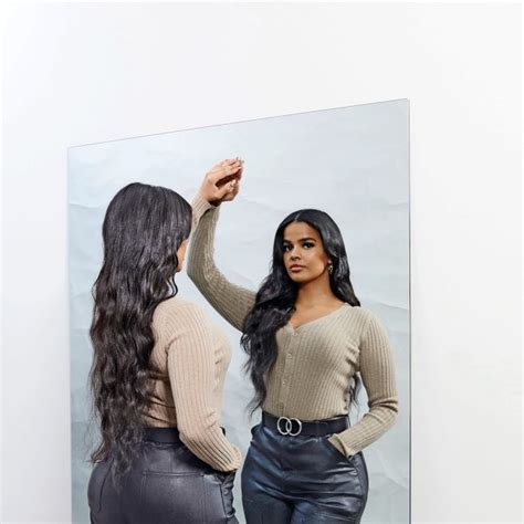 Hot Sexy Rahaf Al Enzi Bikini Pics