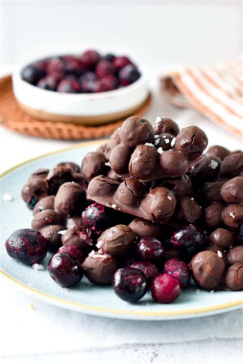 Chocolate Covered Blueberries Ready In Minutes Sweet As Honey