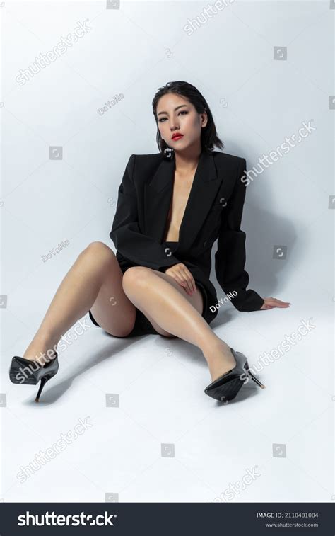 Sexy Model Posing Lingerie Stock Photo 2110481084 Shutterstock