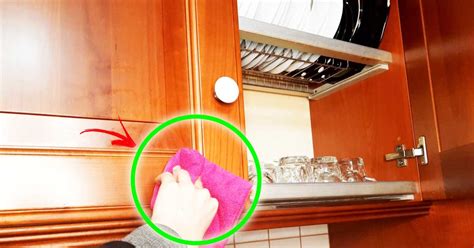 Come Pulire E Lucidare I Pensili Da Cucina In Legno Vivo Di Benessere