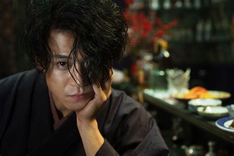 小栗旬が太宰治を演じる、蜷川実花監督『人間失格』製作決定 映画 ニュース ｜クランクイン！