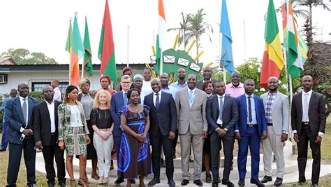 Le Ministre Roger F Lix Adom En Famille Lemsp Avec La D L Gation De