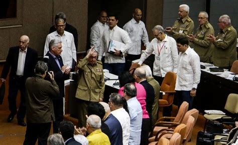 Raúl y Díaz Canel asisten a cuarto período ordinario de sesiones de la