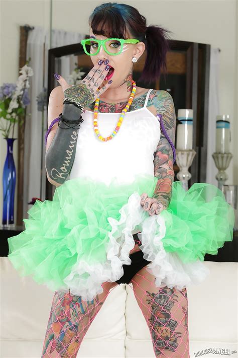 Bald Pussy High Heel Fetish XXX Dessert Picture 6