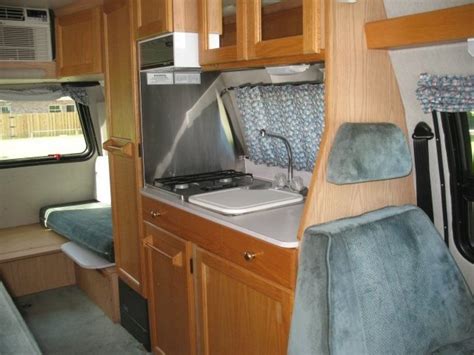 USED 2002 ROADTREK ROADTREK 200 Overview Berryland Campers