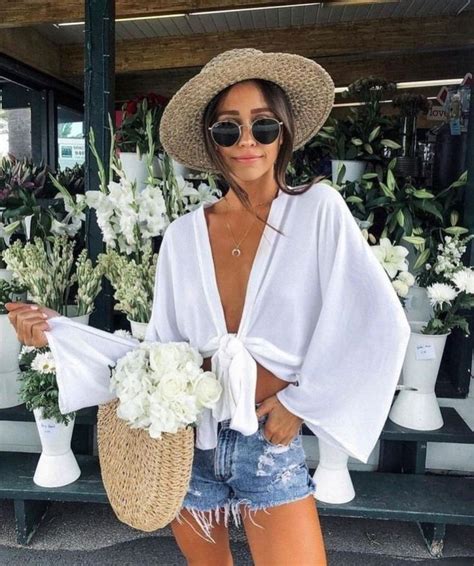 Popular Vacation Outfits Ideas For The Summer To Try Asap 10 In 2020 Summer Outfit Inspiration