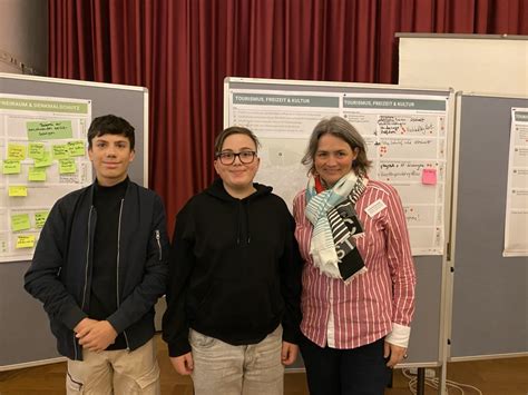 Schüler der ASRS beim Markt der Maßnahmen Albert Schweitzer