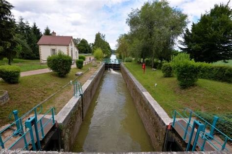 Écluse de Chaumigny un remarquable ouvrage du Canal du Nivernais