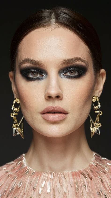 Smokey Eye With A Nude Lip Nude Lip Smokey Eye Makeup