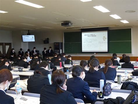 看護学科4年生 実習報告会（地域看護診断・総合看護学実習Ⅱ） 山形県立保健医療大学地域看護学領域