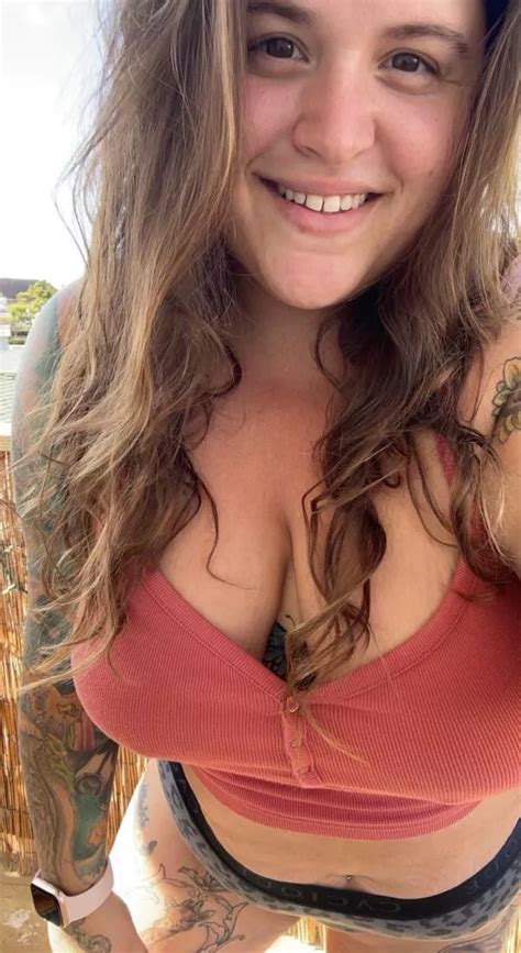 Bbw Stoner Covered In Tattoos Let My Curves Melt Your Stress Away