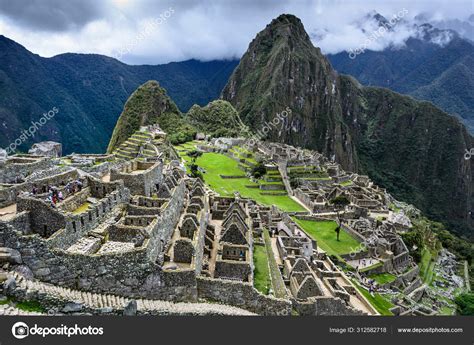 Machu Picchu Peru Lost City Incan Empire Unesco Heritage Sunny — Stock