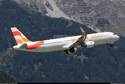 OY TCD Sunclass Airlines Airbus A321 211 WL Photo By Christoph Plank