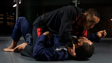 BJJ 101: Ezekiel Choke | Evolve Daily