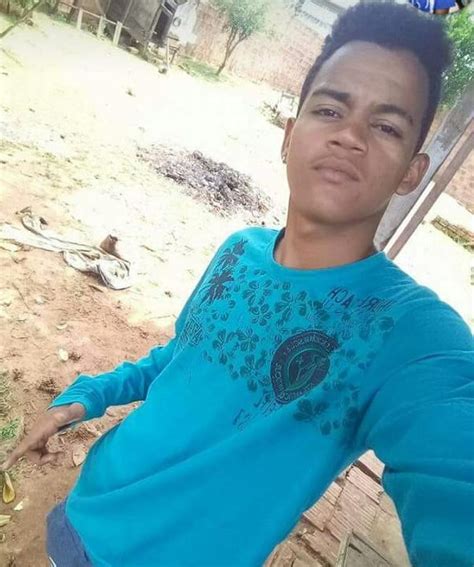 Homem Achado Morto Quatro Tiros Em Matagal No Interior Do Acre