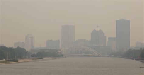 Hochul Warns New Yorkers To Stay Inside Until Smoke From Canadian