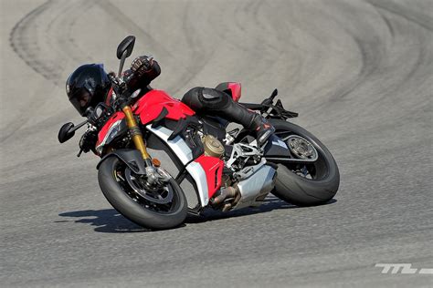 Ducati Streetfighter V S Prueba Una Desbordante Naked De Cv Que Emociona