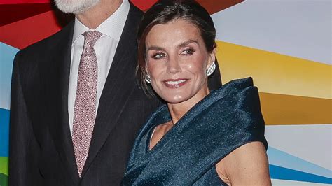 La Reine Letizia Avec Sa Robe La Plus Moderne Ce Jour Fait Sensation