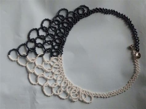 Колье "Черное-белое" | Beaded necklace, Crochet necklace, Beaded