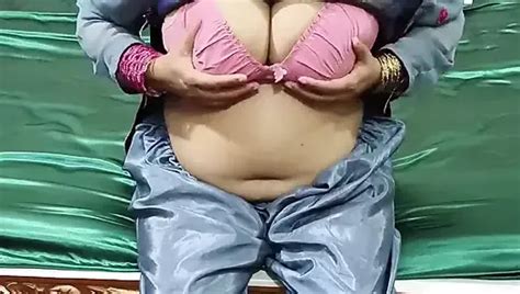 Calda Desi Shilpa Bhabhi Premendo Le Sue Grandi Tette E Si Masturba Con Un Dildo Xhamster