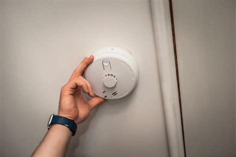 How To Turn Off A Smoke Detector Storables