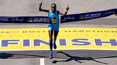 Peres Jepchirchir outlasts Ababel Yeshaneh in electric Boston Marathon