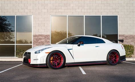 Nissan Gt R R White With Gloss Red Rohana Rf Wheel Wheel Front