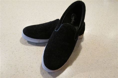 Candie S Bessy Slip On Blk Nylon Faux Fur Sneakers Womens Shoes Sz 9 5 Ebay