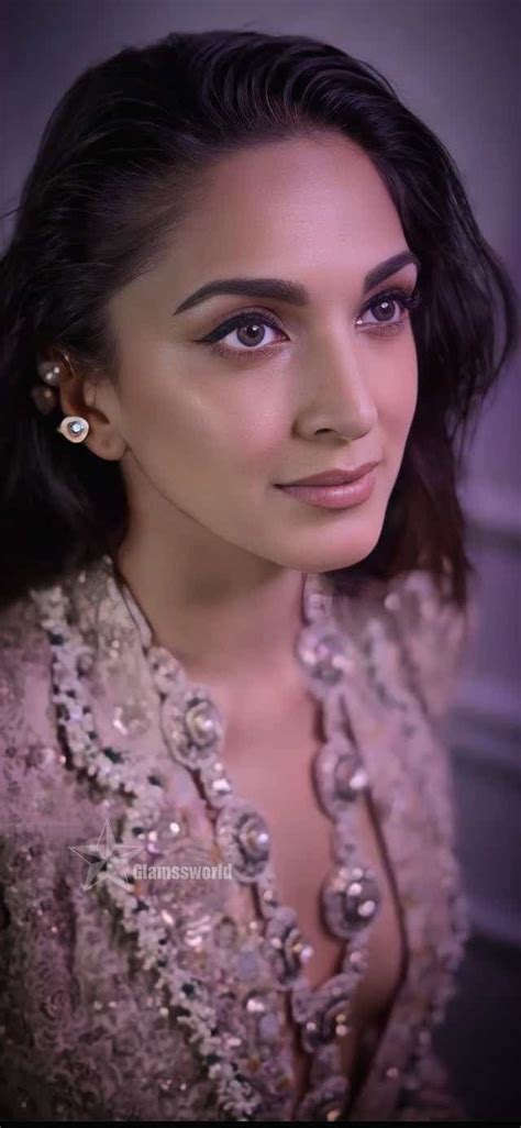 Pin By Nish On Kiara Beautiful Bollywood Actress Kiara Advani Hot