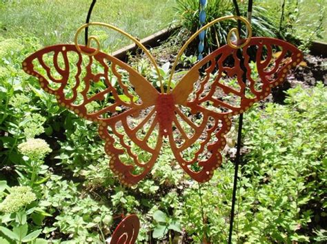 Metal lawn ornaments for landscape design | Landscape Design