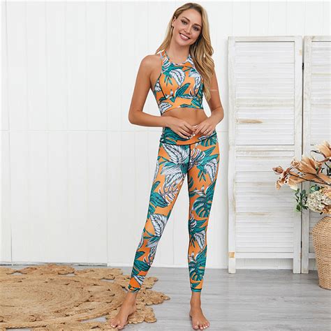 Yoga Clothes 2020 Women Sexy Leaf Print High Neck Crop Top Sport