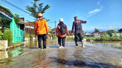 Sungai Citanduy Meluap Sejumlah Daerah Di Panumbangan Ciamis Terendam