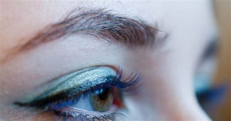 Синяя тушь - основные преимущества