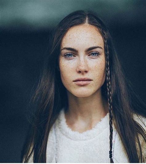 Dark Hair Freckles And Pale Skin Beautiful Beautiful Freckles Freckles Girl Brown Hair