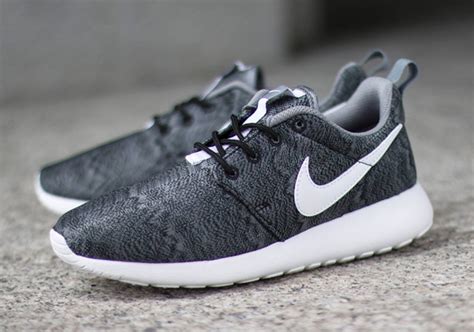 Roshe Run Black Ash