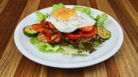 Naked Burger Low Carb Burger Recipe FitTasteTic