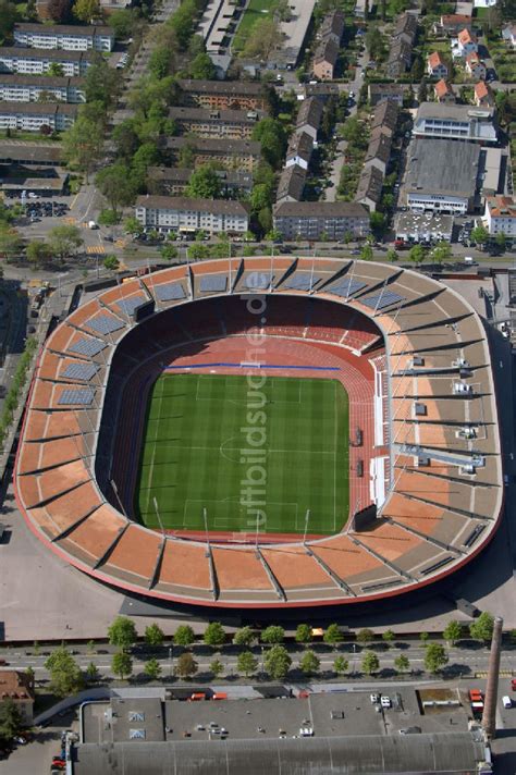 Zürich von oben Blick auf das Letzigrund Stadion in Zürich