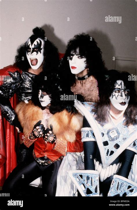 GENE SIMMONS PAUL STANLEY PETER CRISS PAUL ACE FREHLEY KISS ROCK