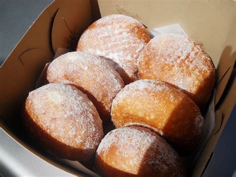 Leonard's Malasadas, Oahu, HI. This ain't an average doughnut. The ...