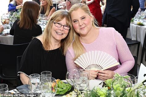 Amy Schumer Rarely Poses With Her Mother A Rare Moment Captured Newsfinale