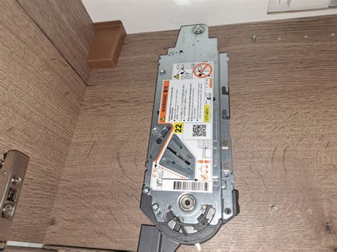 Blum aventos HF 20f200 - padající dvířka