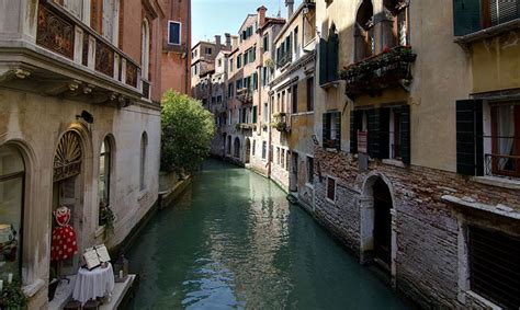 Venice Canals go dry following weeks without rain | Inhabitat - Green ...