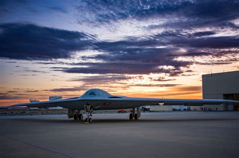 New B-21 stealth bomber photos reveal clues about the aircraft ...