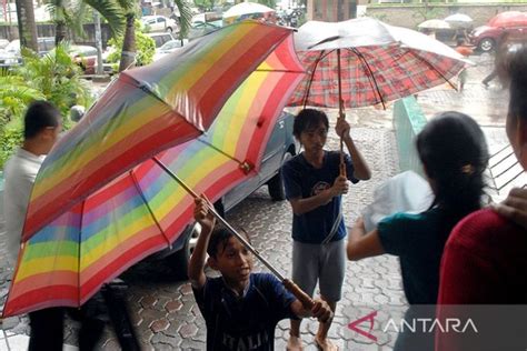 Bmkg Minta Waspadai Potensi Hujan Kilat Dan Angin Di Jaksel Dan Jaktim