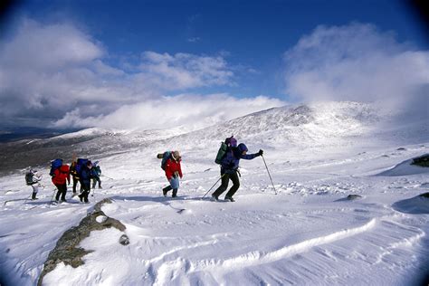 Five reasons to hike in winter - Scot Mountain Holidays